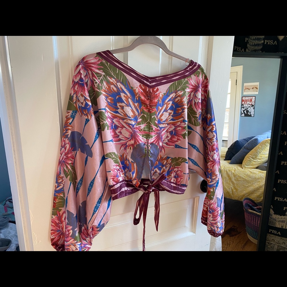 Patterned Crop Top - Picture 2 of 2